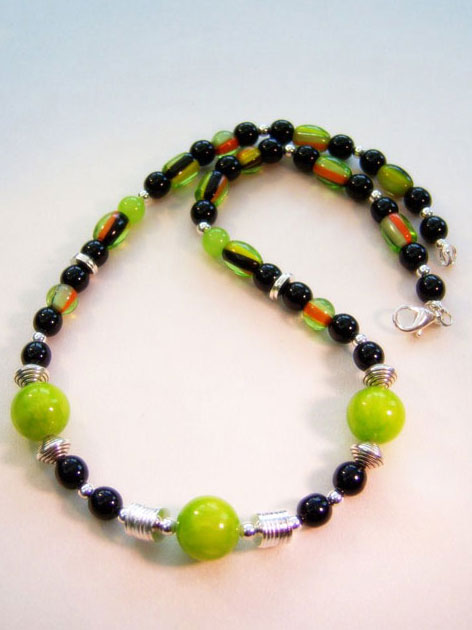509n - 20.5 inch handcrafted necklace, green jade